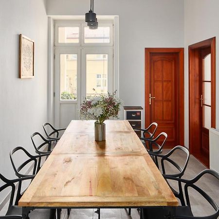 Prague Days - Spacious 3Bdr Apartment - Trendy Neighbourhood Bagian luar foto