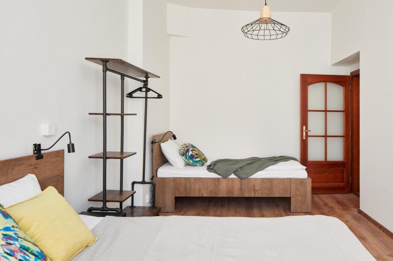 Prague Days - Spacious 3Bdr Apartment - Trendy Neighbourhood Bagian luar foto