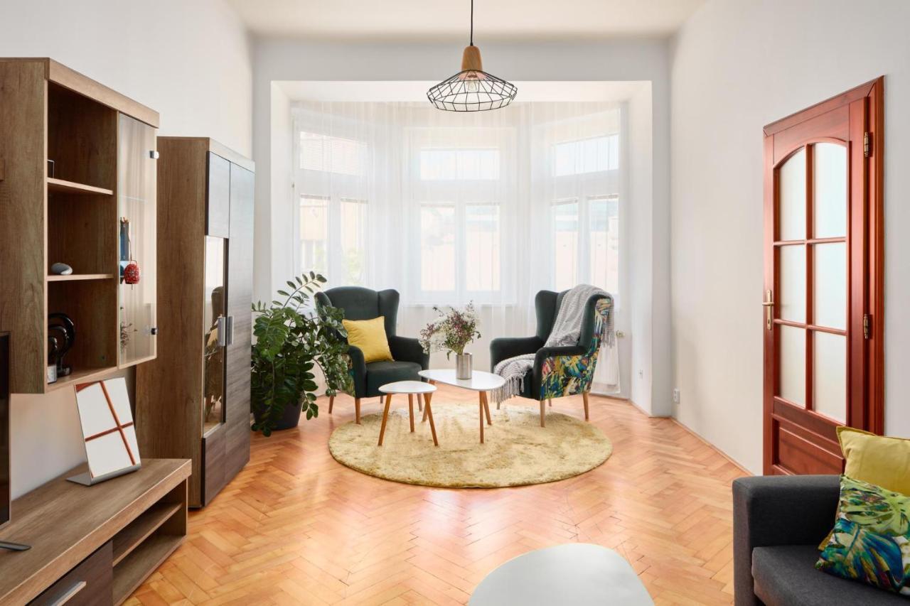 Prague Days - Spacious 3Bdr Apartment - Trendy Neighbourhood Bagian luar foto