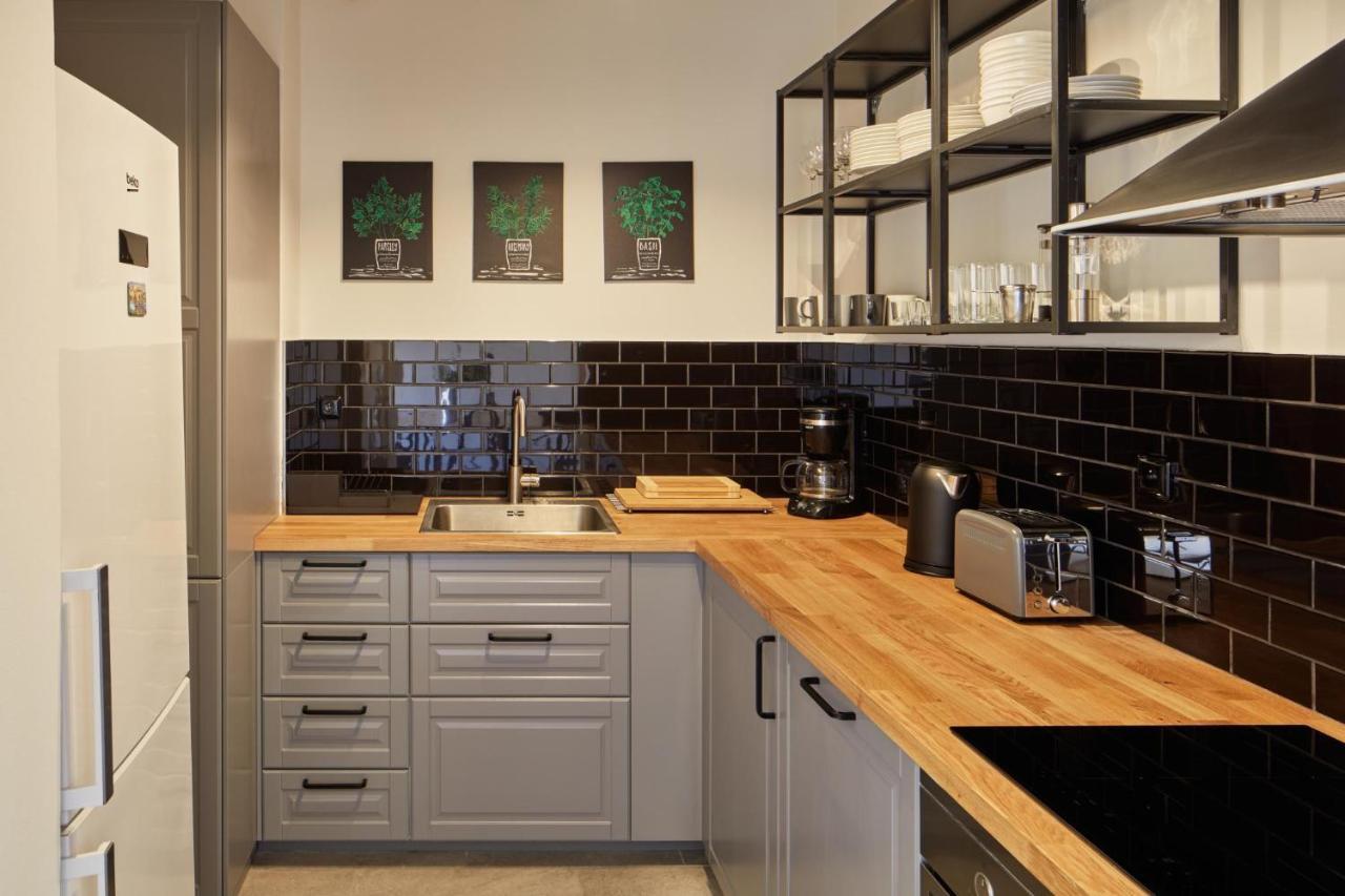 Prague Days - Spacious 3Bdr Apartment - Trendy Neighbourhood Bagian luar foto
