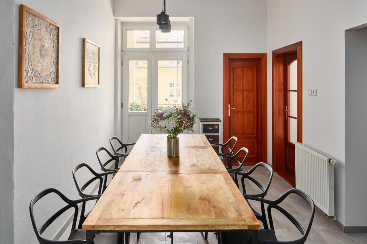 Prague Days - Spacious 3Bdr Apartment - Trendy Neighbourhood Bagian luar foto